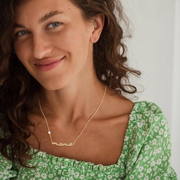 Elegant 925 Sterling Silver Mama Necklace with Heart Shaped Cubic Zirconia - Picture 6 of 7